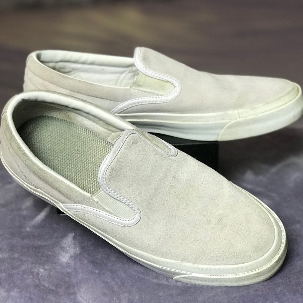 {10} Converse Lilac Suede Slip-On